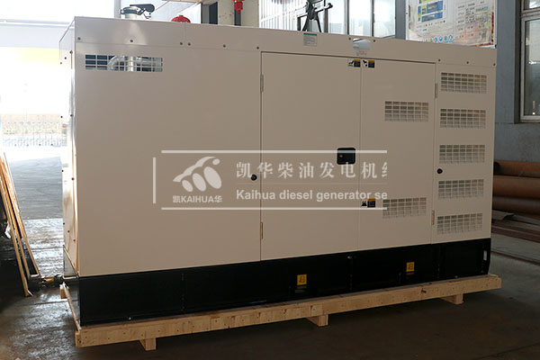 上?？蛻粲嗁徱慌_200kw靜音發(fā)電機(jī)組成功出廠